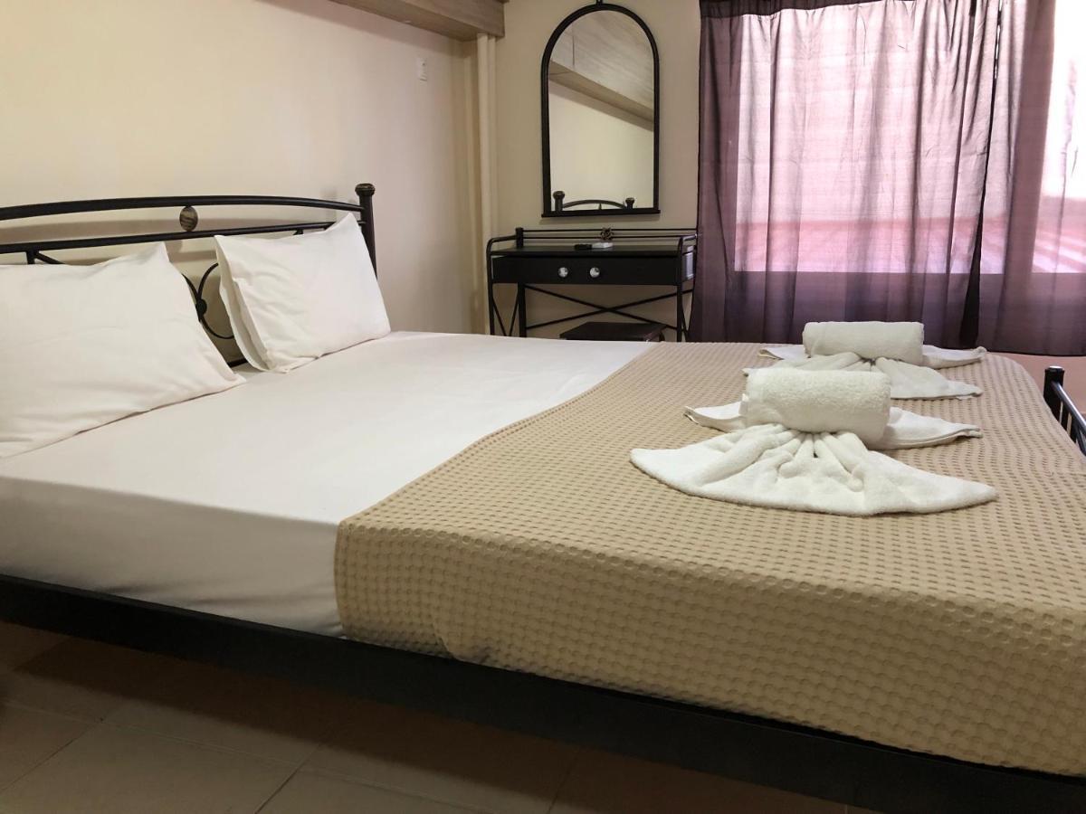 Nikolakakis Rooms Lavrio Buitenkant foto