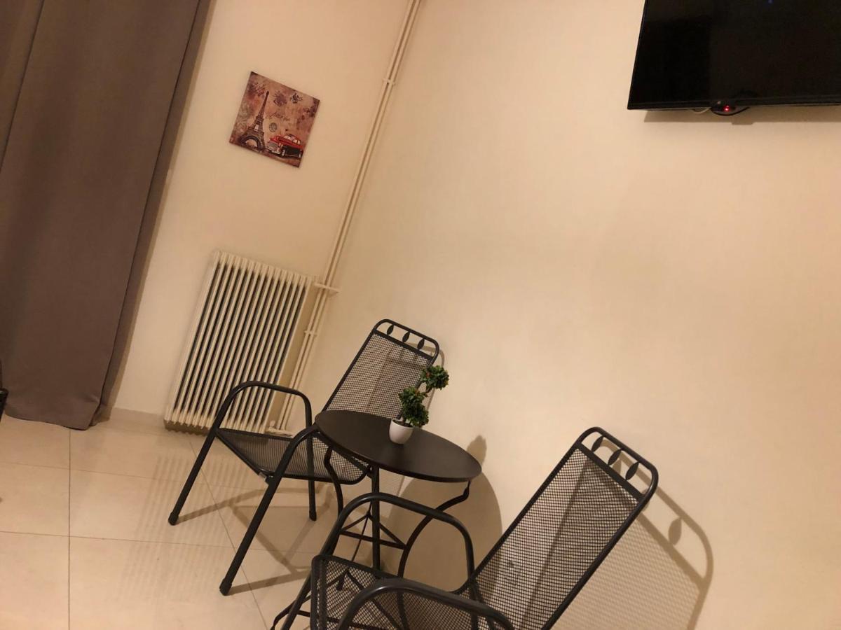 Nikolakakis Rooms Lavrio Buitenkant foto