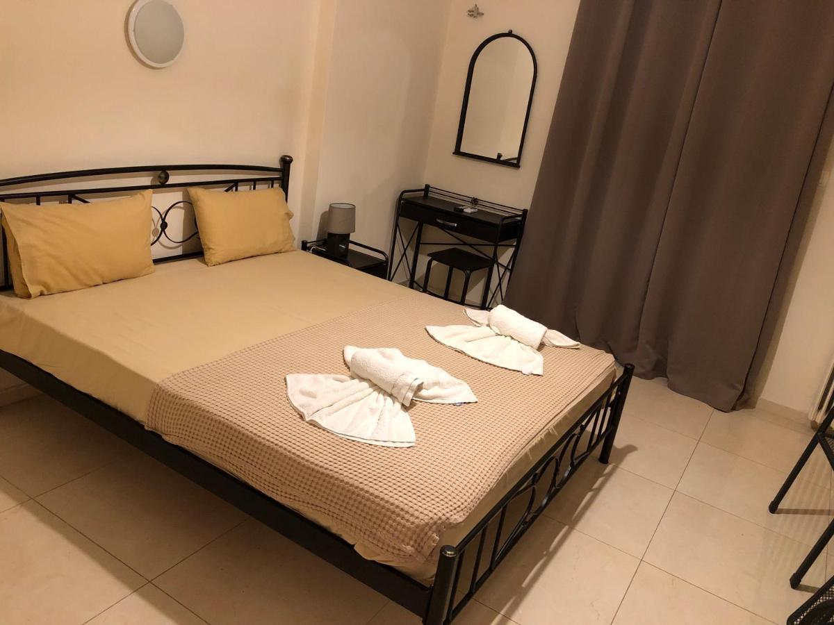 Nikolakakis Rooms Lavrio Buitenkant foto